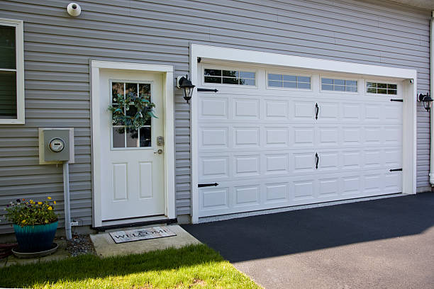 24/7 Emergency Garage Door Panel Replacement experts in Burns Harbor, IN
